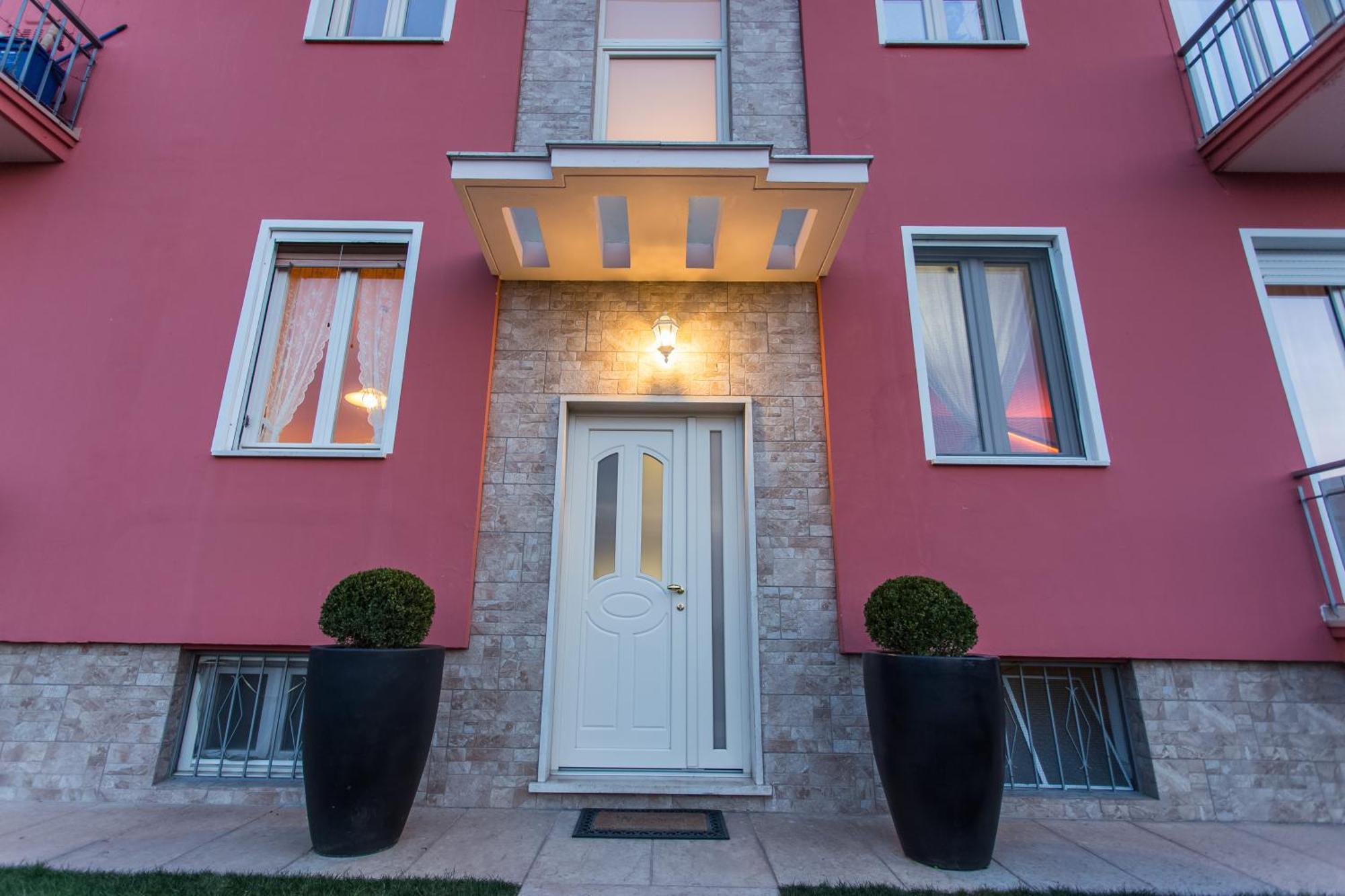 Апартаменты Lm House Лонато Экстерьер фото
